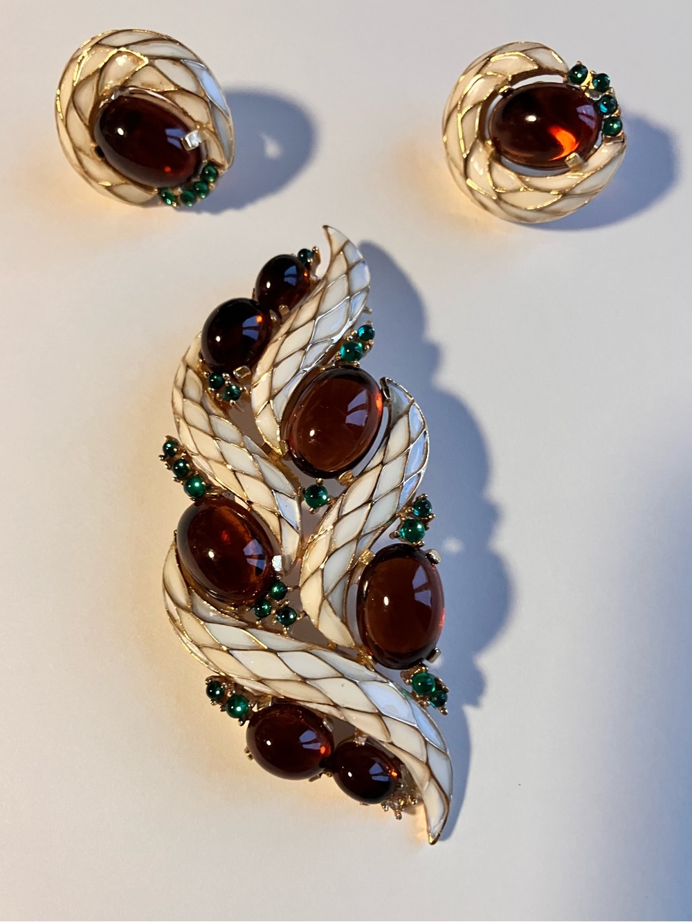 Rare collector VTG 60’s Trifari L’Orient Series Pin Brooch Earrings Set Large 3”